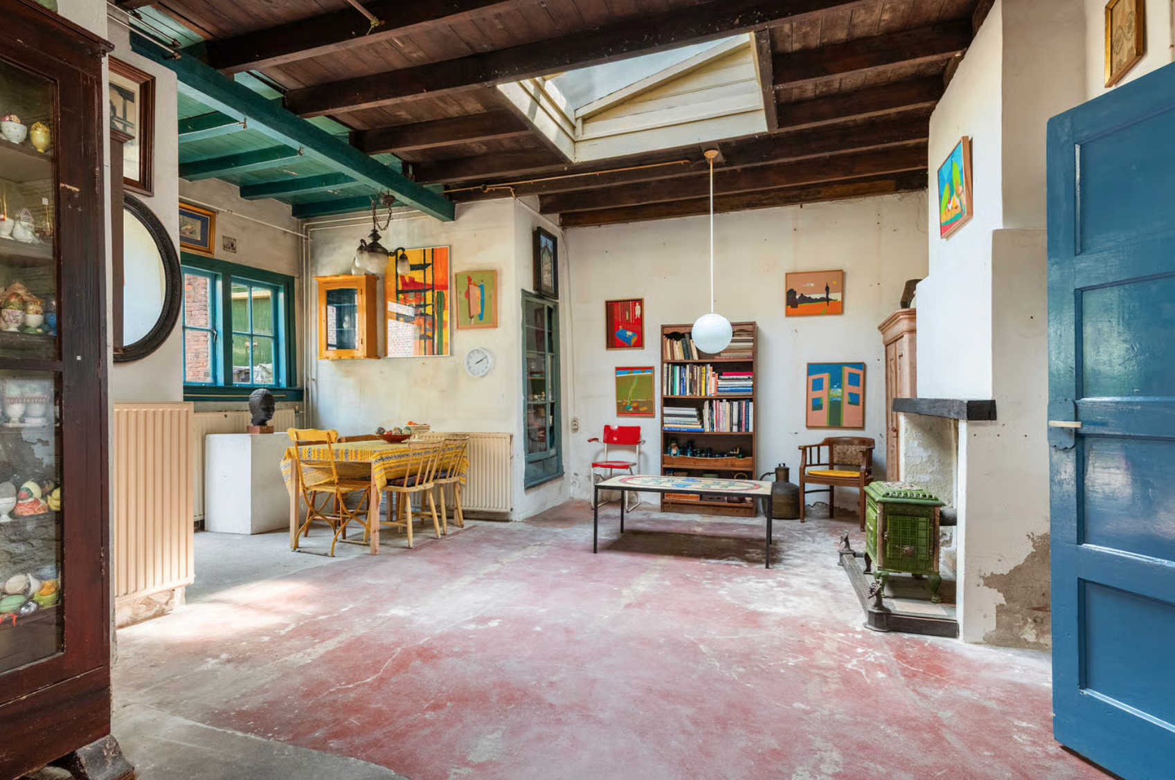 Van een gedateerde, oorspronkelijk dubbele woning naar een royale woonkeuken met ruimte voor een extra zitplek. – foto 4